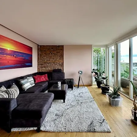 In With Unique View, Jacuzzi, Boat Space & Outdoor Kitchen