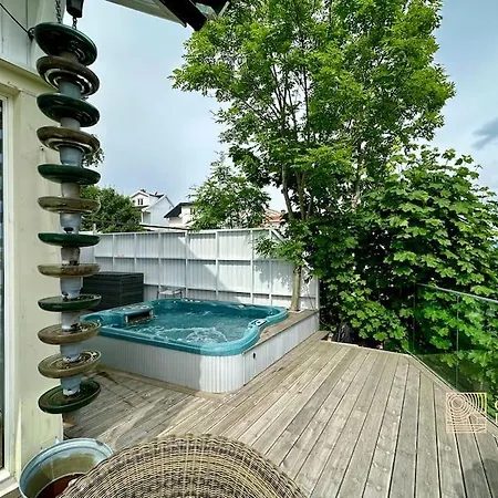 In With Unique View, Jacuzzi And Boat Space *