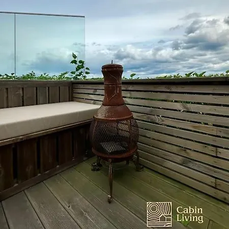 In With Unique View, Jacuzzi And Boat Space Villa *