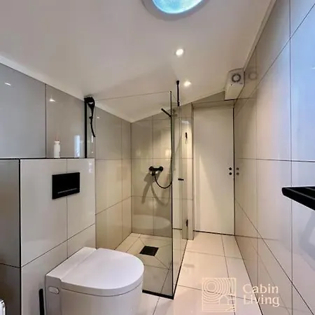 In With Unique View, Jacuzzi, Boat Space & Outdoor Kitchen * Kragerø