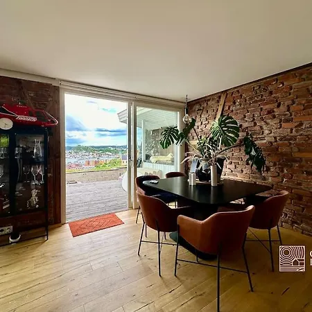 In With Unique View, Jacuzzi, Boat Space & Outdoor Kitchen * Kragerø