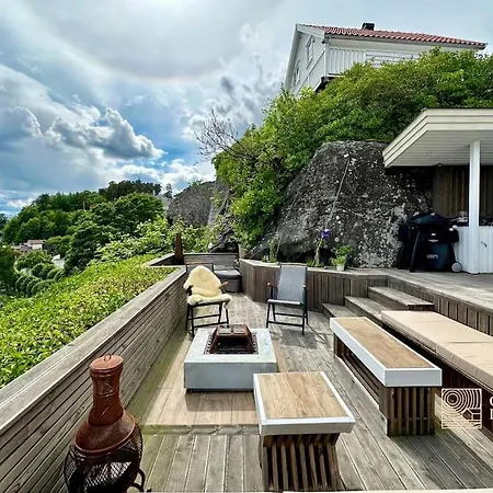In With Unique View, Jacuzzi, Boat Space & Outdoor Kitchen *