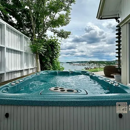In With Unique View, Jacuzzi And Boat Space Villa Kragerø