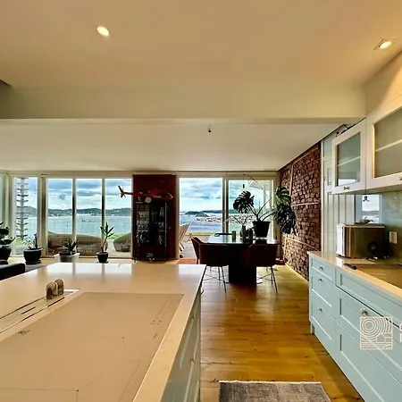 Villa In With Unique View, Jacuzzi And Boat Space